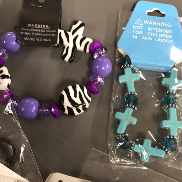 Lot of Costume Jewelry- bracelets - Picture 9 of 12